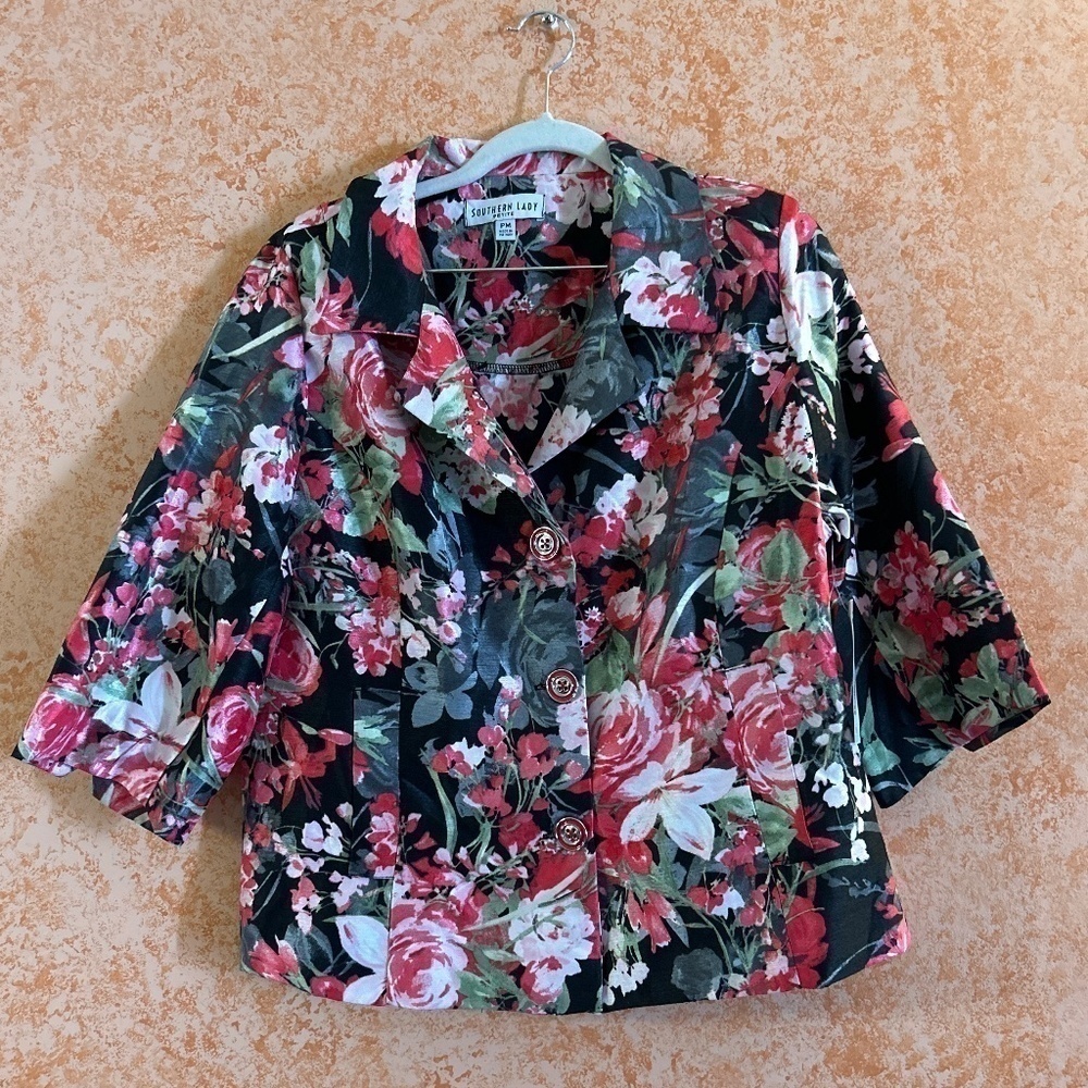 🌿SALE🌿SOUTHERN LADY Floral Blouse size PM